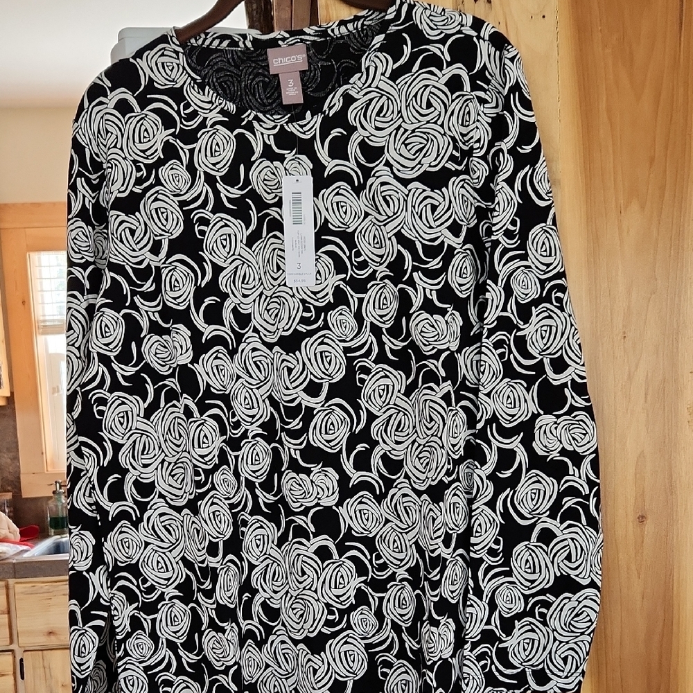 Chico's NWT Women's Black and White Women's Rose Knit Top Size 3=16